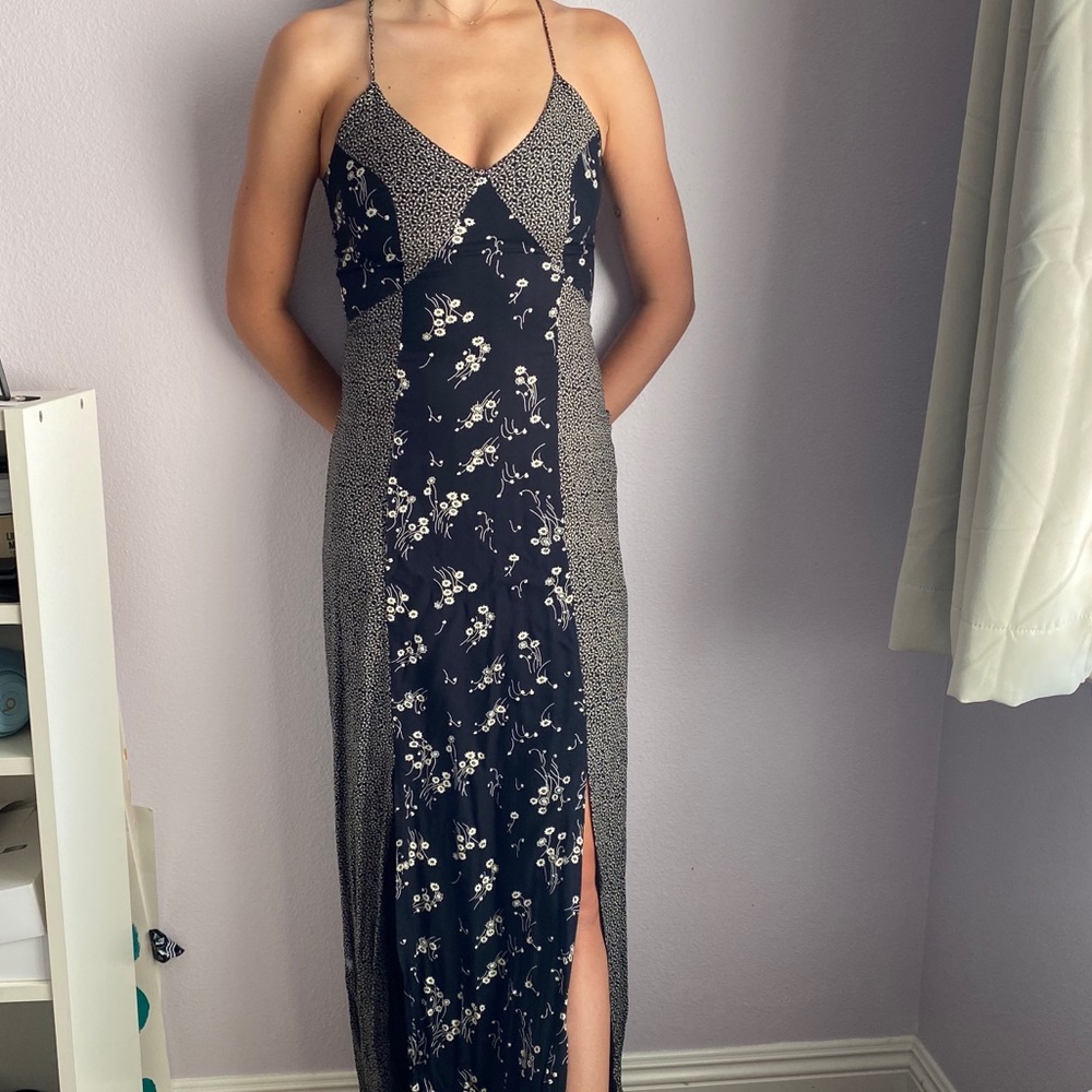 Maxi dress with floral mixed pattern
